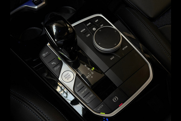 BMW 1-serie Verkocht 118i High Executive M-SPORT|PANO|HARMAN KARDON|KEYLESS|FABRIEKSGARANTIE|CARPLAY|CAMERA|DEALER ONDERHOUDEN