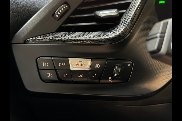 BMW 1-serie Verkocht 118i High Executive M-SPORT|PANO|HARMAN KARDON|KEYLESS|FABRIEKSGARANTIE|CARPLAY|CAMERA|DEALER ONDERHOUDEN