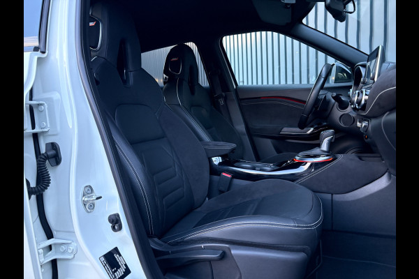 Nissan Juke 1.0 DIG-T N-Design | Bose | 360 Camera | Trekhaak afnb. | Allseason Banden | Prijs Rijklaar!!