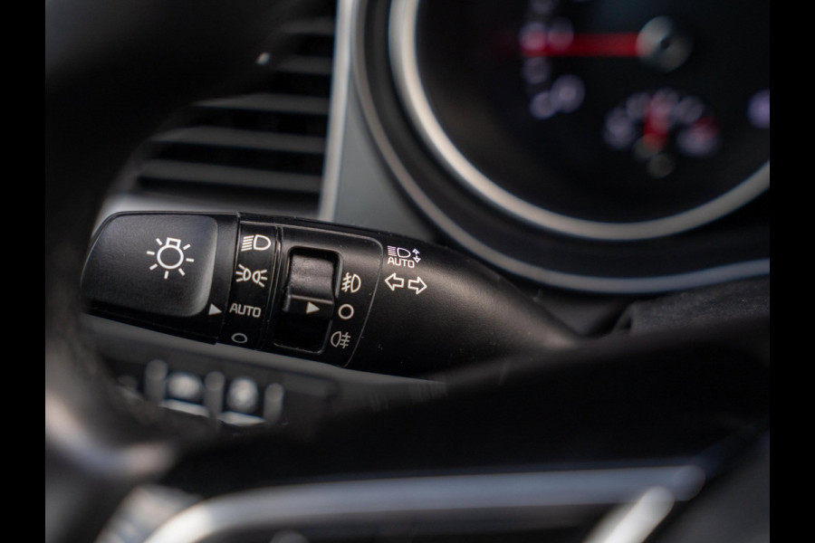 Kia Ceed 1.0 T-GDi DynamicLine / Carplay / Camera / Led / DAB