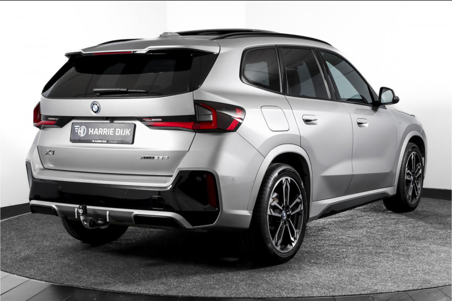 BMW X1 xDrive25e 245 PK | M-Sport | Premium Pack | S/K-Panodak | Elek. Trekhaak | Dig. Cockpit | Cruise | Stoelverw. | PDC | Camera | NAV+App. Connect | ECC | Elek. Klep | LM 19" | 2882