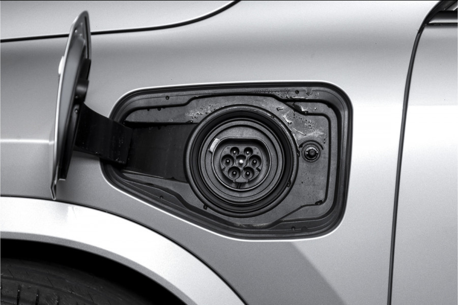 BMW X1 xDrive25e 245 PK | M-Sport | Premium Pack | S/K-Panodak | Elek. Trekhaak | Dig. Cockpit | Cruise | Stoelverw. | PDC | Camera | NAV+App. Connect | ECC | Elek. Klep | LM 19" | 2882