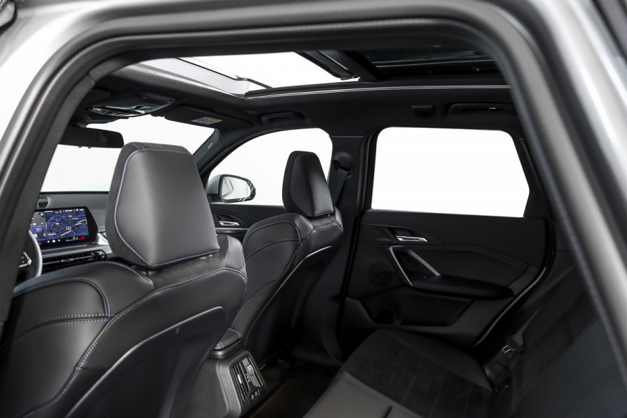 BMW X1 xDrive25e 245 PK | M-Sport | Premium Pack | S/K-Panodak | Elek. Trekhaak | Dig. Cockpit | Cruise | Stoelverw. | PDC | Camera | NAV+App. Connect | ECC | Elek. Klep | LM 19" | 2882