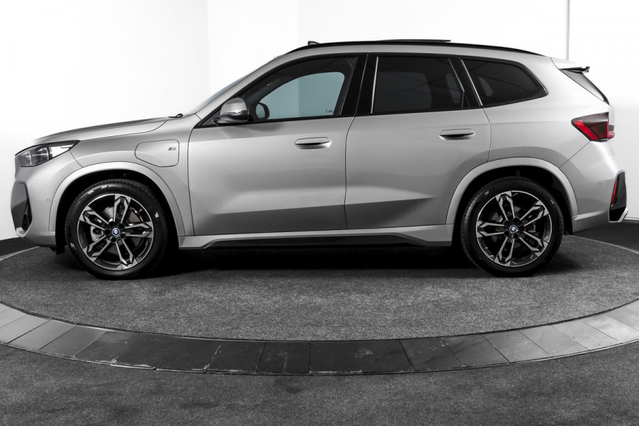 BMW X1 xDrive25e 245 PK | M-Sport | Premium Pack | S/K-Panodak | Dig. Cockpit | Cruise | Stoelverw. | PDC | Camera | NAV+App. Connect | ECC | Elek. Klep | LM 19" | 9072