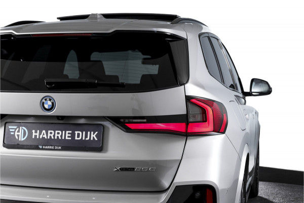 BMW X1 xDrive25e 245 PK | M-Sport | Premium Pack | S/K-Panodak | Dig. Cockpit | Cruise | Stoelverw. | PDC | Camera | NAV+App. Connect | ECC | Elek. Klep | LM 19" | 9072