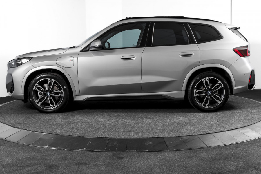 BMW X1 xDrive25e 245 PK | M-Sport | Premium Pack | S/K-Panodak | Elek. Trekhaak | Dig. Cockpit | Cruise | Stoelverw. | PDC | Camera | NAV+App. Connect | ECC | Elek. Klep | LM 19" | 2943