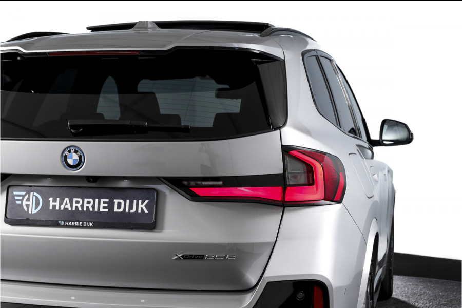 BMW X1 xDrive25e 245 PK | M-Sport | Premium Pack | S/K-Panodak | Elek. Trekhaak | Dig. Cockpit | Cruise | Stoelverw. | PDC | Camera | NAV+App. Connect | ECC | Elek. Klep | LM 19" | 2943