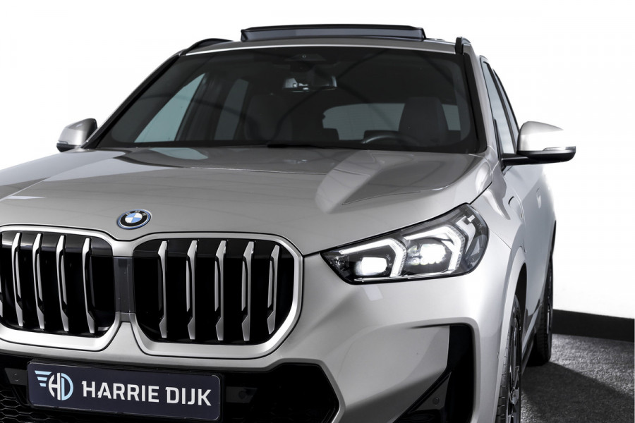 BMW X1 xDrive25e 245 PK | M-Sport | Premium Pack | S/K-Panodak | Elek. Trekhaak | Dig. Cockpit | Cruise | Stoelverw. | PDC | Camera | NAV+App. Connect | ECC | Elek. Klep | LM 19" | 2943