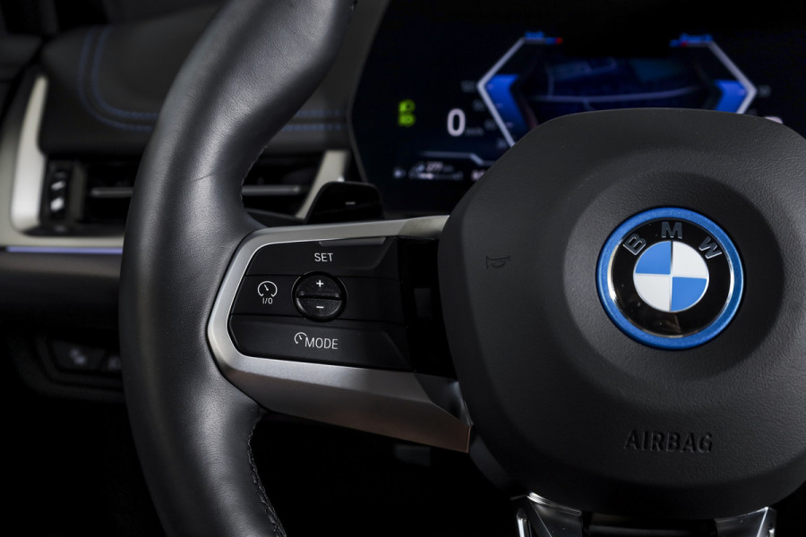 BMW X1 xDrive25e 245 PK | M-Sport | Premium Pack | S/K-Panodak | Elek. Trekhaak | Dig. Cockpit | Cruise | Stoelverw. | PDC | Camera | NAV+App. Connect | ECC | Elek. Klep | LM 19" | 2943