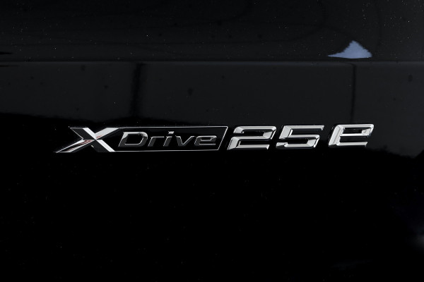 BMW X1 xDrive25e 245 PK | M-Sport | Premium Pack | S/K-Panodak | Elek. Trekhaak | Dig. Cockpit | Cruise | Stoelverw. | PDC | Camera | NAV+App. Connect | ECC | Elek. Klep | LM 19" | 2943