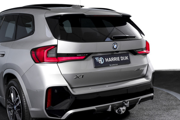 BMW X1 xDrive25e 245 PK | M-Sport | Premium Pack | S/K-Panodak | Elek. Trekhaak | Dig. Cockpit | Cruise | Stoelverw. | PDC | Camera | NAV+App. Connect | ECC | Elek. Klep | LM 19" | 2943