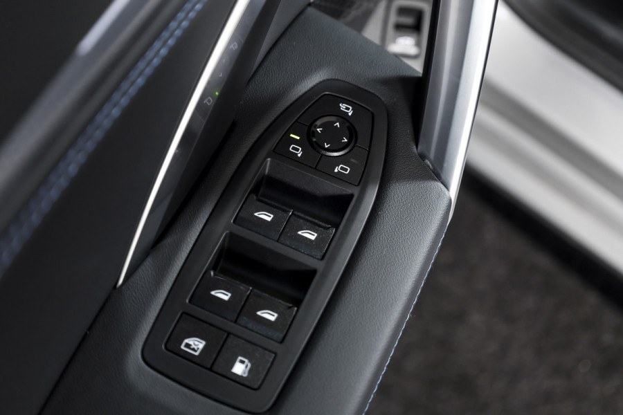 BMW X1 xDrive25e 245 PK | M-Sport | Premium Pack | S/K-Panodak | Elek. Trekhaak | Dig. Cockpit | Cruise | Stoelverw. | PDC | Camera | NAV+App. Connect | ECC | Elek. Klep | LM 19" | 2943