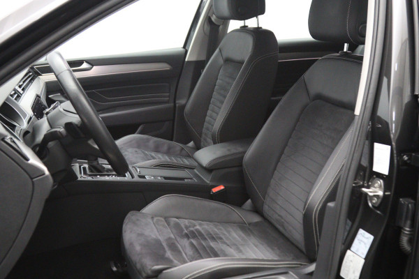 Volkswagen Passat Variant 1.5 TSI 150 PK Automaat R-Line Elegance, Trekhaak, Matrix-LED, Carplay