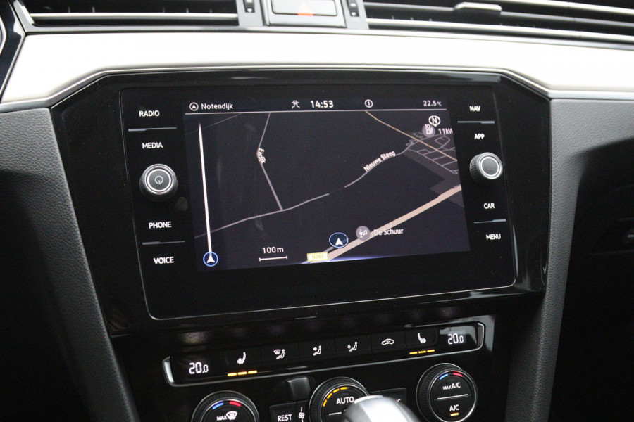 Volkswagen Passat Variant 1.5 TSI 150 PK Automaat R-Line Elegance, Trekhaak, Matrix-LED, Carplay