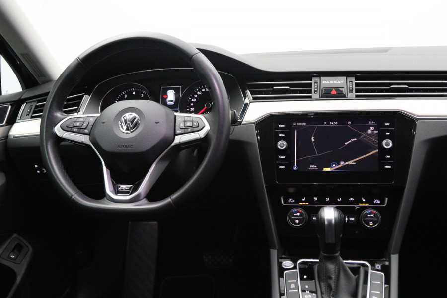 Volkswagen Passat Variant 1.5 TSI 150 PK Automaat R-Line Elegance, Trekhaak, Matrix-LED, Carplay