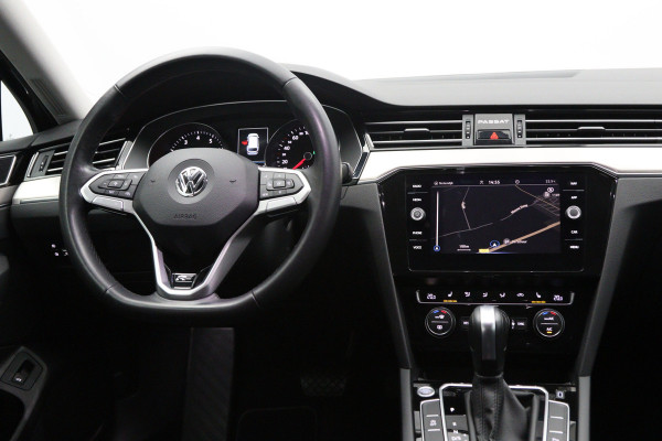 Volkswagen Passat Variant 1.5 TSI 150 PK Automaat R-Line Elegance, Trekhaak, Matrix-LED, Carplay