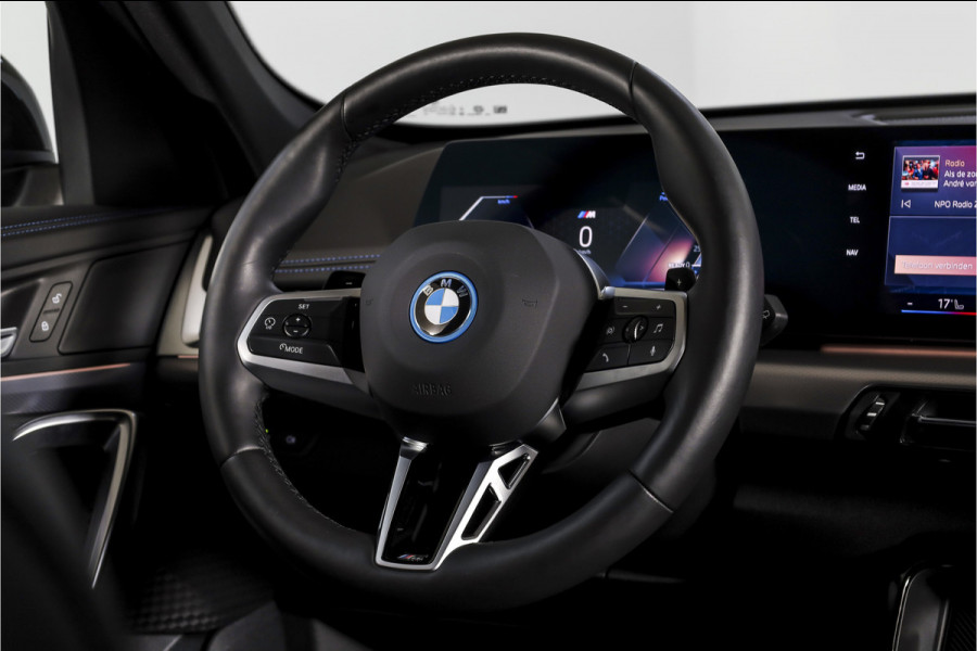 BMW X1 xDrive25e 245 PK | M-Sport | Premium Pack | S/K-Panodak | Elek. Trekhaak | Dig. Cockpit | Cruise | Stoelverw. | PDC | Camera | NAV+App. Connect | ECC | Elek. Klep | LM 19" | 8872