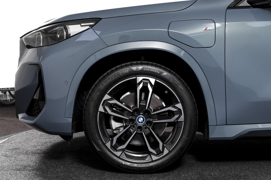 BMW X1 xDrive25e 245 PK | M-Sport | Premium Pack | S/K-Panodak | Elek. Trekhaak | Dig. Cockpit | Cruise | Stoelverw. | PDC | Camera | NAV+App. Connect | ECC | Elek. Klep | LM 19" | 8872