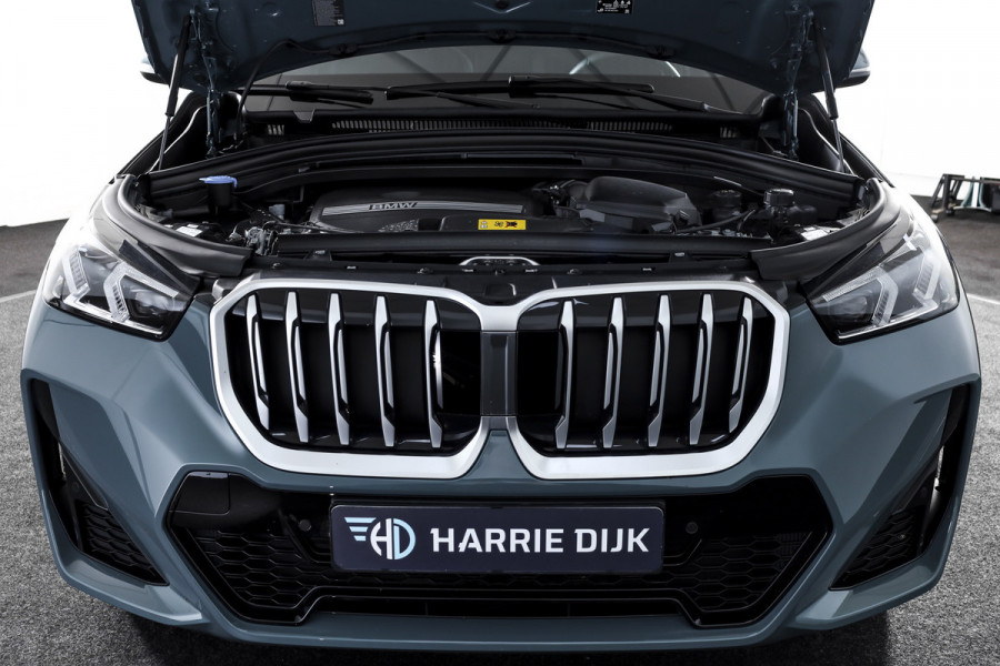 BMW X1 xDrive25e 245 PK | M-Sport | Premium Pack | S/K-Panodak | Elek. Trekhaak | Dig. Cockpit | Cruise | Stoelverw. | PDC | Camera | NAV+App. Connect | ECC | Elek. Klep | LM 19" | 8872