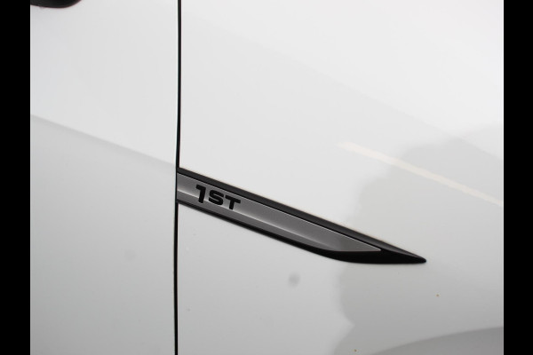 Volkswagen ID.3 First 58 kWh Navigatie Apple Carplay/Android Auto Adaptive Cruise Control Parkeersensoren Stoel- en stuurverwarming Lichtmetalen velgen Climate Control