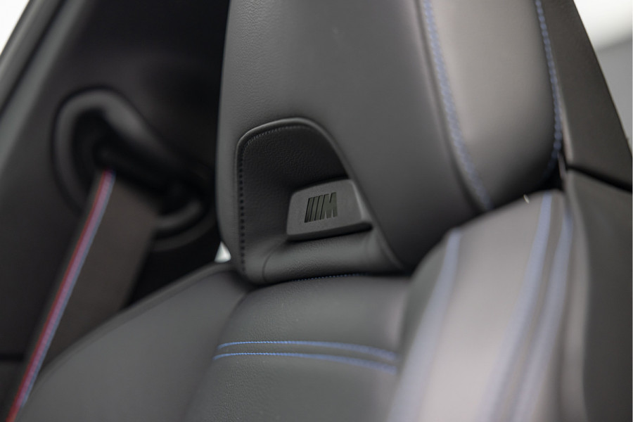 BMW i4 eDrive40 High Executive 84 kWh M-Pakket M-sportstoelen Schuif/kantel HuD