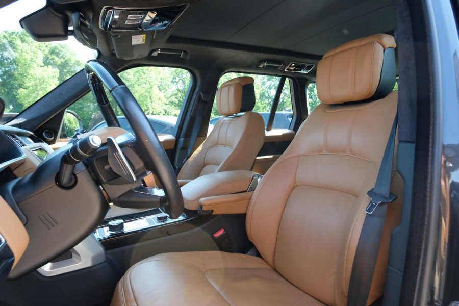 Land Rover Range Rover P400e Autobiography 404 PK | Meridan audio | Panoramadak | Stoelmassage | Head-Up | Adaptive cruise | Lounge stoelen | Luchtvering |