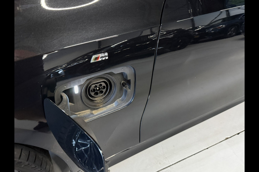BMW 3-serie 330e xDrive M-Sport Line Black Edition|Pano|Black Pack|Sfeer|PDC|Keyless|Leder|LED+Xenon|Rijklaar