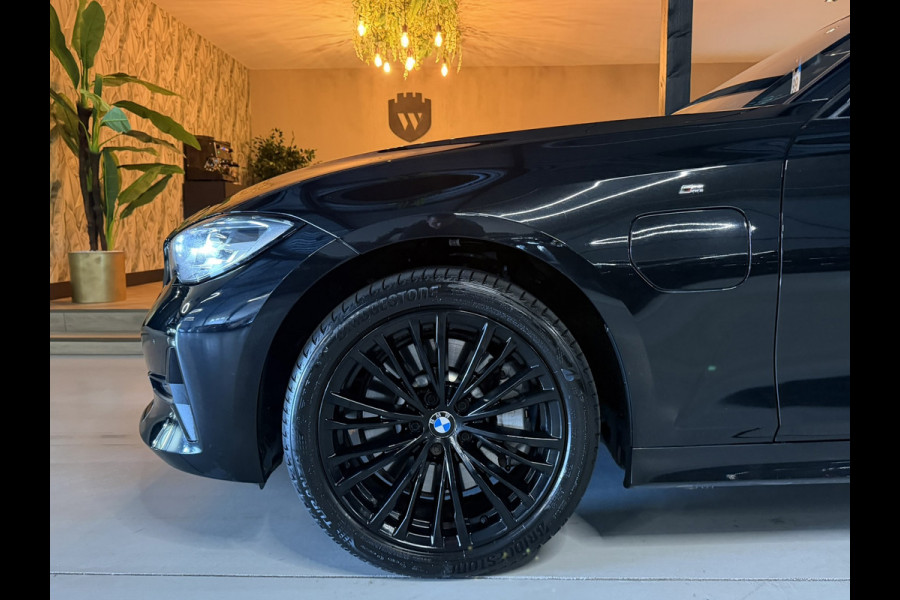 BMW 3-serie 330e xDrive M-Sport Line Black Edition|Pano|Black Pack|Sfeer|PDC|Keyless|Leder|LED+Xenon|Rijklaar