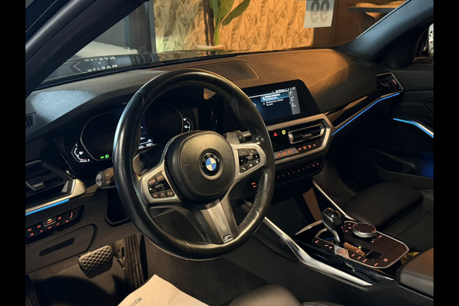 BMW 3-serie 330e xDrive M-Sport Line Black Edition|Pano|Black Pack|Sfeer|PDC|Keyless|Leder|LED+Xenon|Rijklaar