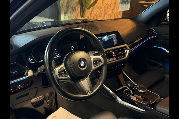 BMW 3-serie 330e xDrive M-Sport Line Black Edition|Pano|Black Pack|Sfeer|PDC|Keyless|Leder|LED+Xenon|Rijklaar