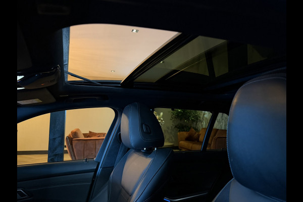 BMW 3-serie 330e xDrive M-Sport Line Black Edition|Pano|Black Pack|Sfeer|PDC|Keyless|Leder|LED+Xenon|Rijklaar