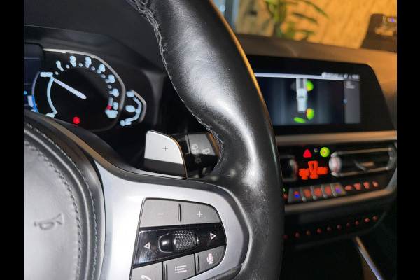 BMW 3-serie 330e xDrive M-Sport Line Black Edition|Pano|Black Pack|Sfeer|PDC|Keyless|Leder|LED+Xenon|Rijklaar