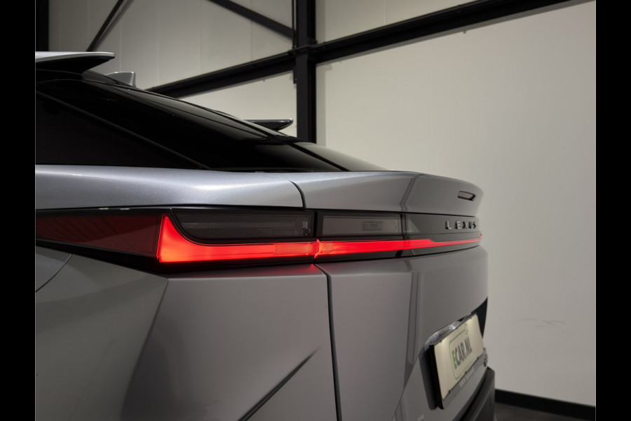 Lexus RZ 450e Executive Line 71 kWh | Leder interieur | Stoelen gekoeld & verwarmd | LMV 20" | Soh (batterijcheck) Waarde 97,8 %