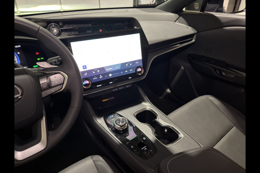 Lexus RZ 450e Executive Line 71 kWh | Leder interieur | Stoelen gekoeld & verwarmd | LMV 20" | Soh (batterijcheck) Waarde 98,1 %