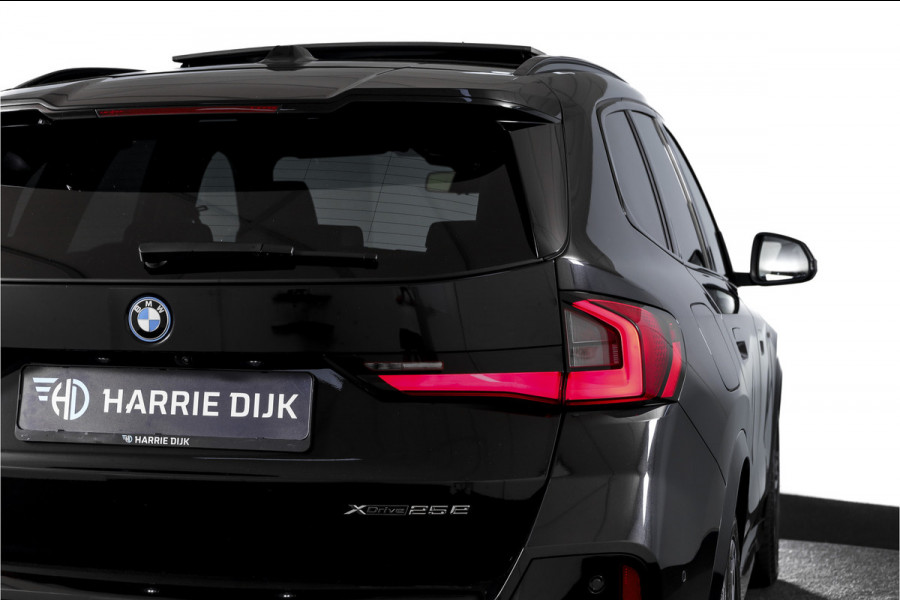 BMW X1 xDrive25e 245 PK | M-Sport | Premium Pack | S/K-Panodak | Elek. Trekhaak | Dig. Cockpit | Cruise | Stoelverw. | PDC | Camera | NAV+App. Connect | ECC | Elek. Klep | LM 19" | 2845