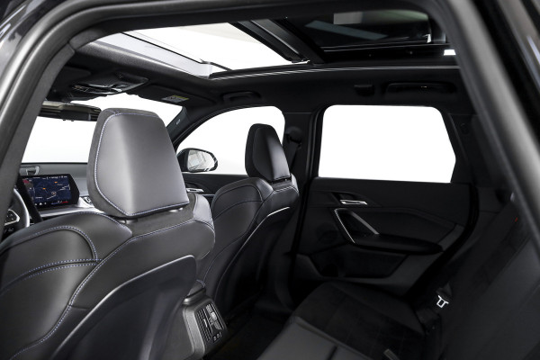 BMW X1 xDrive25e 245 PK | M-Sport | Premium Pack | S/K-Panodak | Elek. Trekhaak | Dig. Cockpit | Cruise | Stoelverw. | PDC | Camera | NAV+App. Connect | ECC | Elek. Klep | LM 19" | 2845