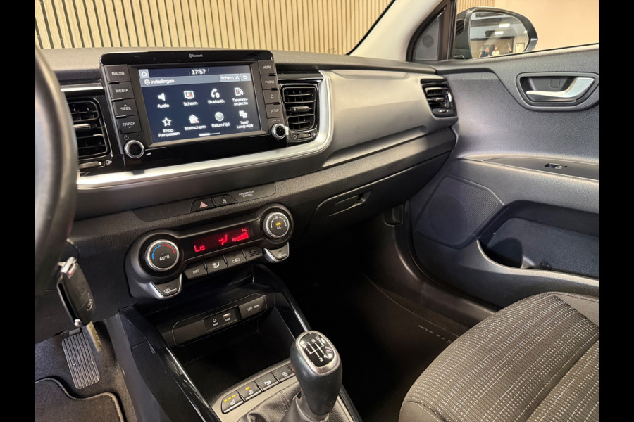 Kia Stonic 1.0 T-GDi DynamicLine CAMERA CLIMATE CONTROL CARPLAY STOEL/STUURVERW. PDC
