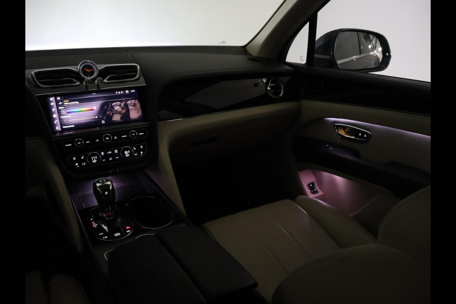 Bentley Bentayga 4.0 V8 550 PK 1e EIGENAAR *30.095 KM* + TOURING PAKKET | COMFORT SEAT | PANORAMA | SFEERVERLICHTING