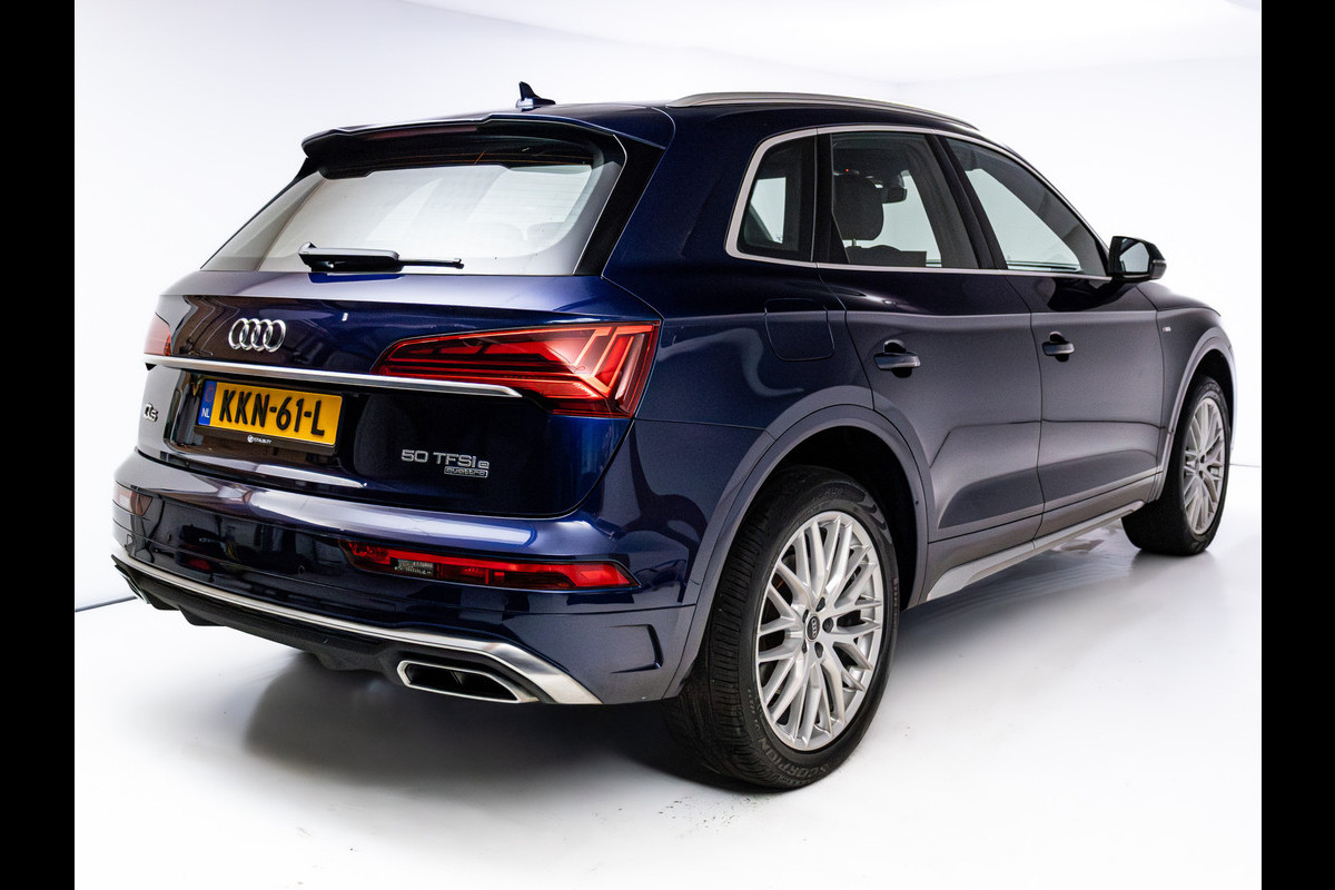 Audi Q5 50 TFSI e S edition | Panoramadak | Adaptive cruise | El. achterklep | Stoelverwarming | App-connect | Matrix led, Aut. groot licht, 3-zone climate control, 20 inch