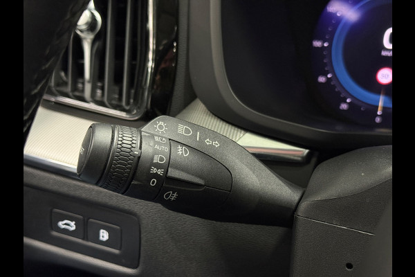 Volvo XC60 FWD 200pk Ultra Dark H&K | Pano| Memory |Camera|Cruise Control