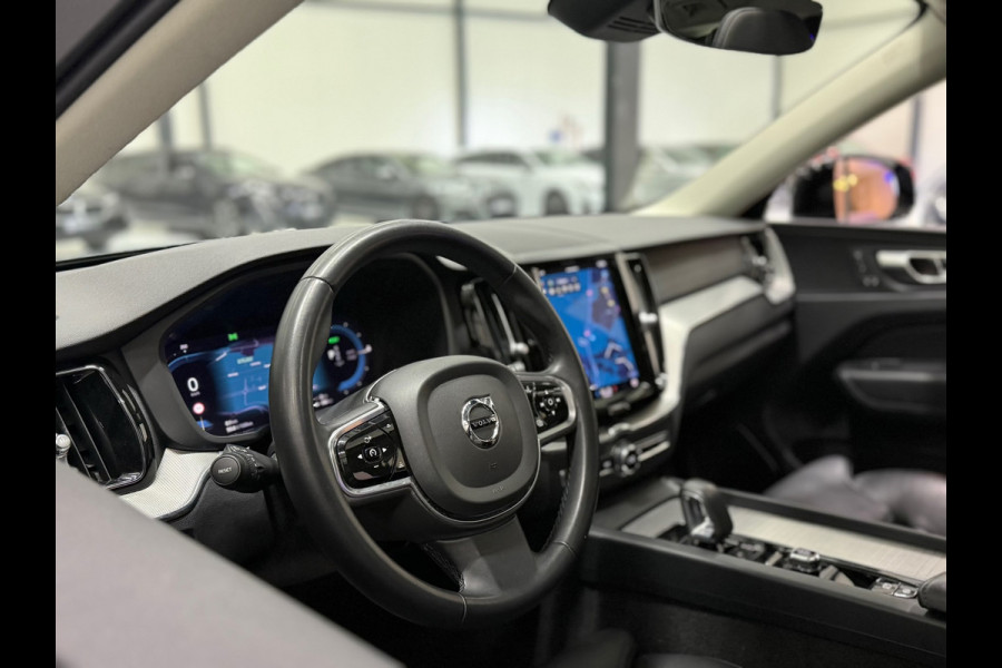 Volvo XC60 FWD 200pk Ultra Dark H&K | Pano| Memory |Camera|Cruise Control