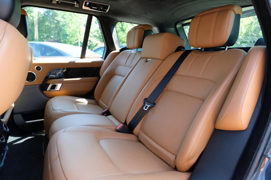 Land Rover Range Rover P400e Autobiography 404 PK | Meridan audio | Panoramadak | Stoelmassage | Head-Up | Adaptive cruise | Lounge stoelen | Luchtvering |