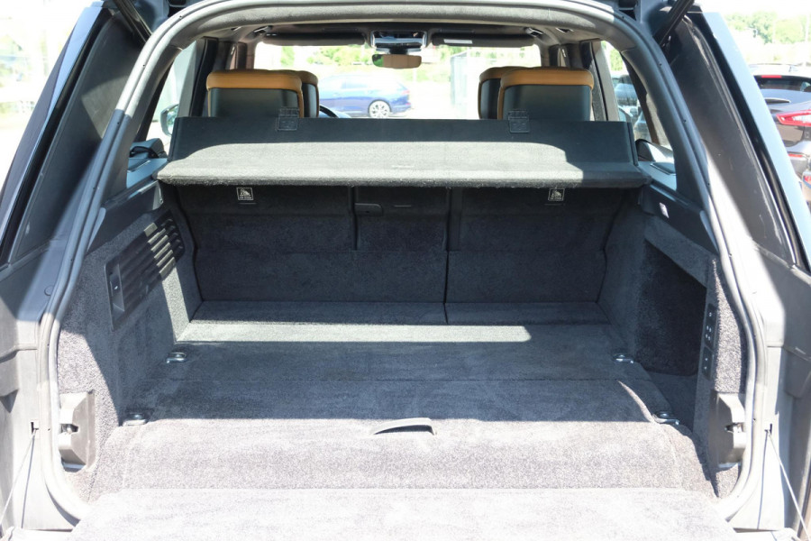 Land Rover Range Rover P400e Autobiography 404 PK | Meridan audio | Panoramadak | Stoelmassage | Head-Up | Adaptive cruise | Lounge stoelen | Luchtvering |
