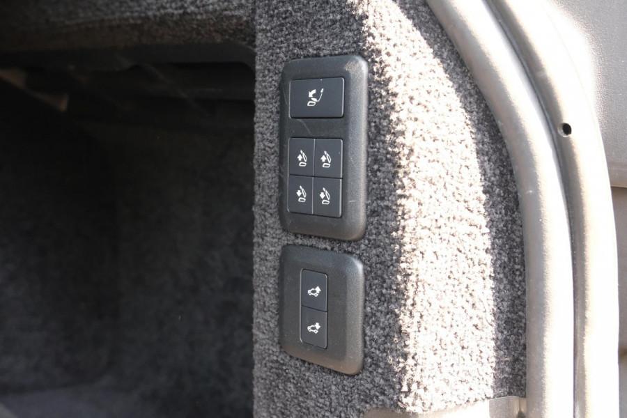 Land Rover Range Rover P400e Autobiography 404 PK | Meridan audio | Panoramadak | Stoelmassage | Head-Up | Adaptive cruise | Lounge stoelen | Luchtvering |