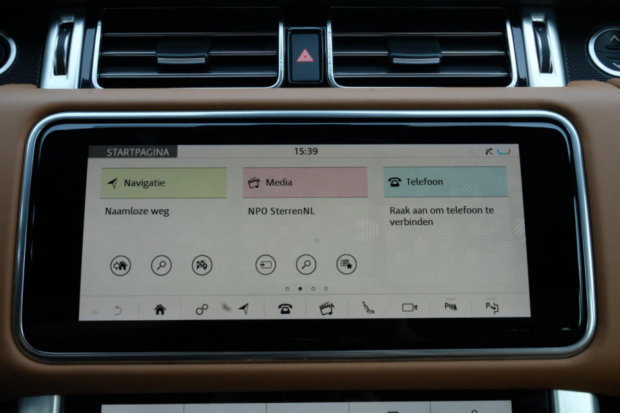 Land Rover Range Rover P400e Autobiography 404 PK | Meridan audio | Panoramadak | Stoelmassage | Head-Up | Adaptive cruise | Lounge stoelen | Luchtvering |