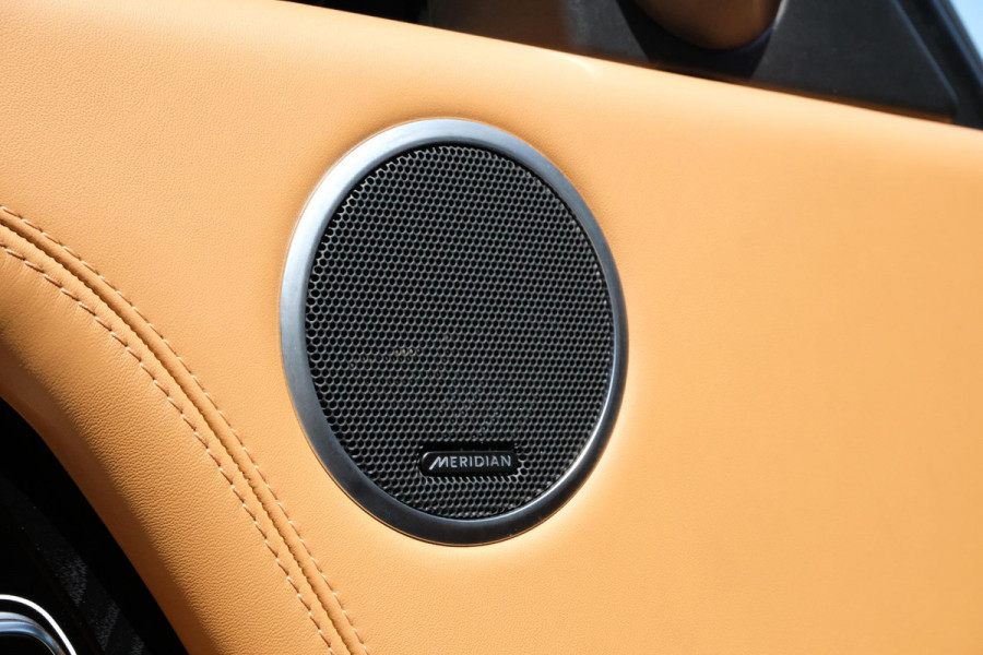 Land Rover Range Rover P400e Autobiography 404 PK | Meridan audio | Panoramadak | Stoelmassage | Head-Up | Adaptive cruise | Lounge stoelen | Luchtvering |