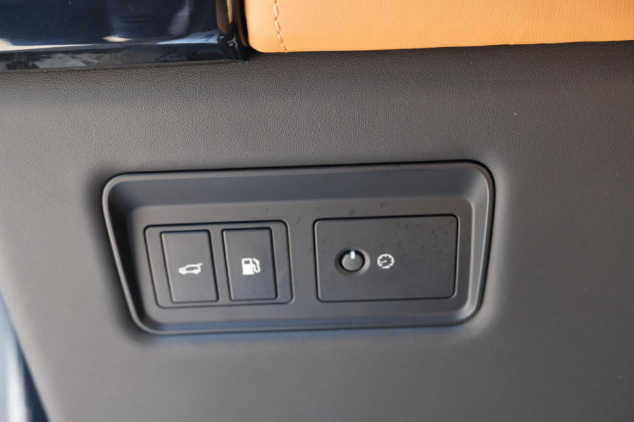 Land Rover Range Rover P400e Autobiography 404 PK | Meridan audio | Panoramadak | Stoelmassage | Head-Up | Adaptive cruise | Lounge stoelen | Luchtvering |