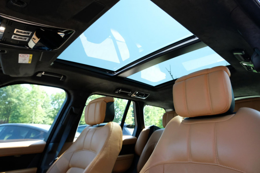 Land Rover Range Rover P400e Autobiography 404 PK | Meridan audio | Panoramadak | Stoelmassage | Head-Up | Adaptive cruise | Lounge stoelen | Luchtvering |