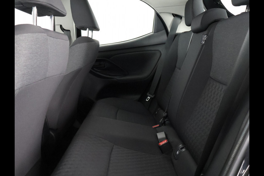 Toyota Yaris 1.5 HYBRID AUTOMAAT DYNAMIC GARANTIE 8-2031 CAMERA . APPLE CARPLAY & ANDROID AUTO . ELEKTRISCHE RAMEN V+A . KEYLESS START