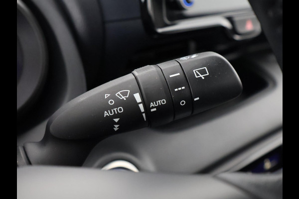 Toyota Yaris 1.5 HYBRID AUTOMAAT DYNAMIC GARANTIE 8-2031 CAMERA . APPLE CARPLAY & ANDROID AUTO . ELEKTRISCHE RAMEN V+A . KEYLESS START